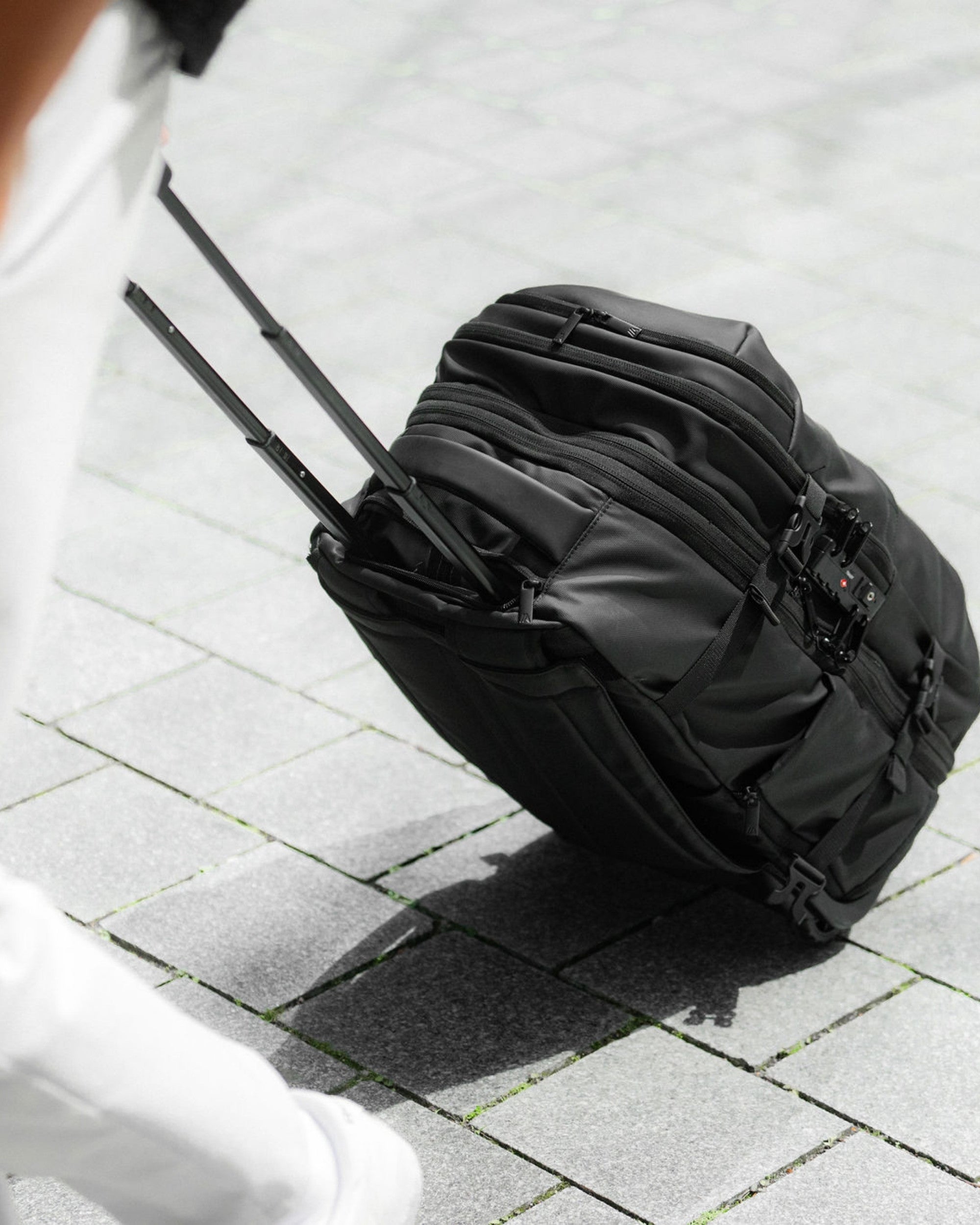 MAX (Carry-On)